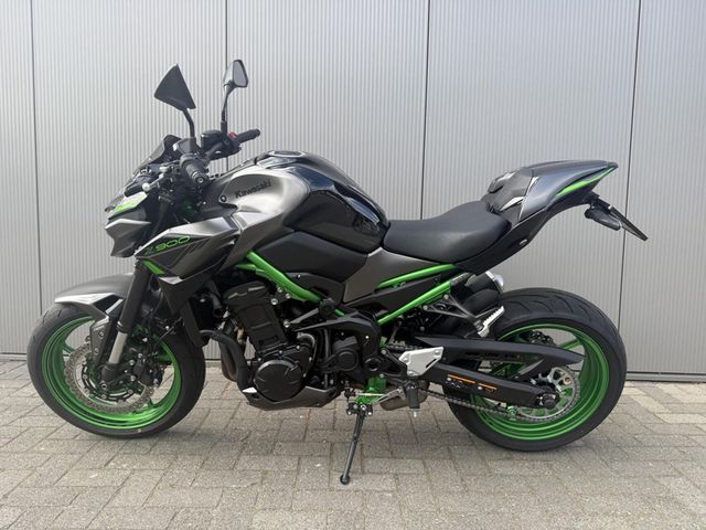 kawasaki - z900
