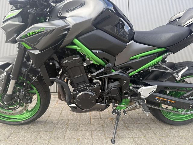 kawasaki - z900