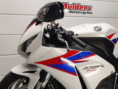 HONDA CBR 1000 RR FIREBLADE – foto 4