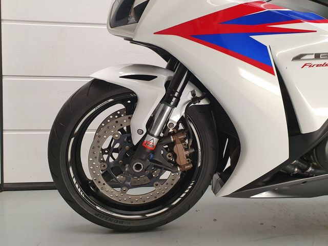 honda - cbr-1000-rr-fireblade