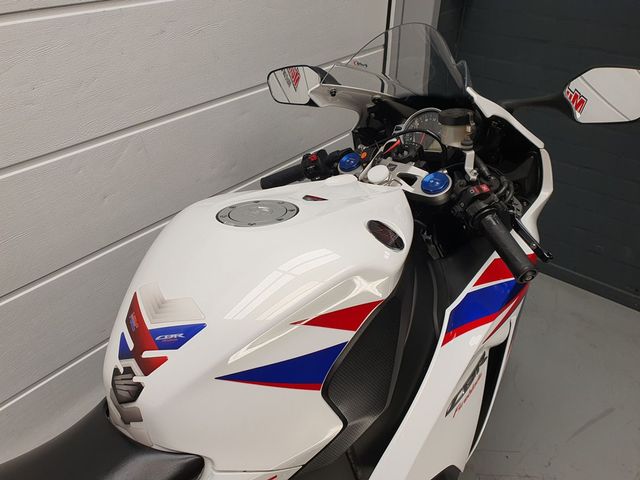 honda - cbr-1000-rr-fireblade
