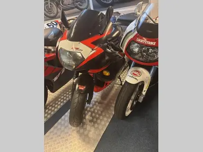 APRILIA RSV 1000 R – foto 2