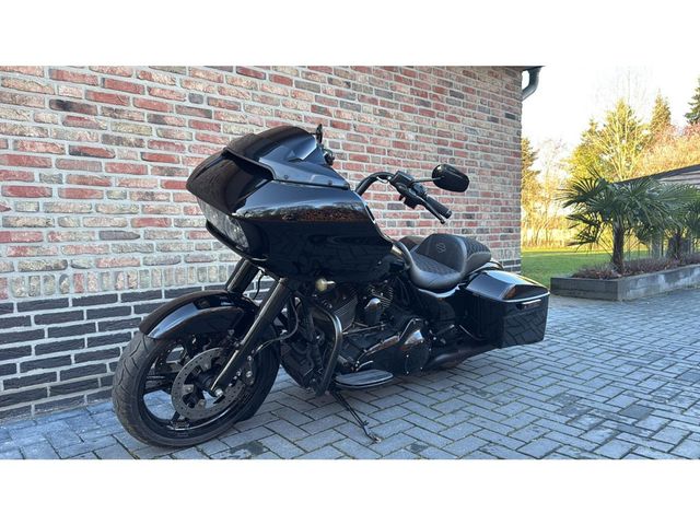 harley-davidson - road-glide-cvo-fltrxse