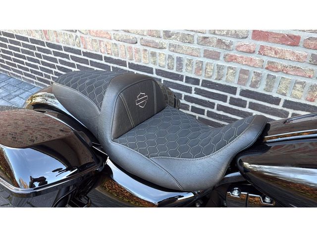 harley-davidson - road-glide-cvo-fltrxse