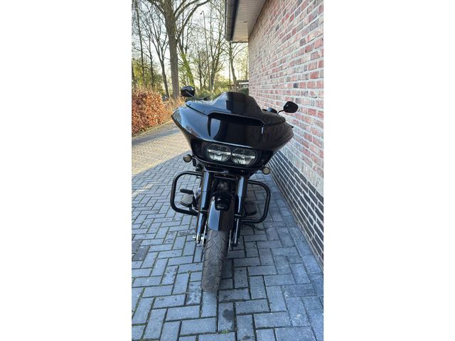 harley-davidson - road-glide-cvo-fltrxse