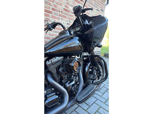 harley-davidson - road-glide-cvo-fltrxse