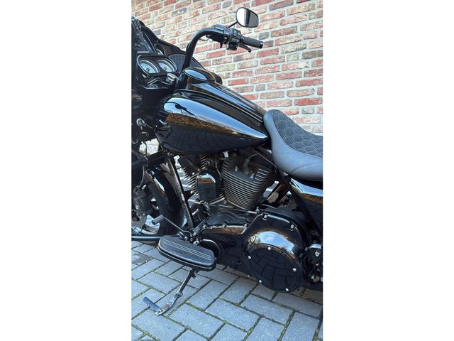 harley-davidson - road-glide-cvo-fltrxse