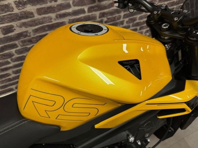 triumph - street-triple-rs