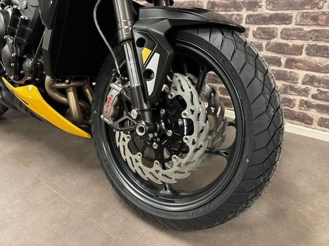 triumph - street-triple-rs