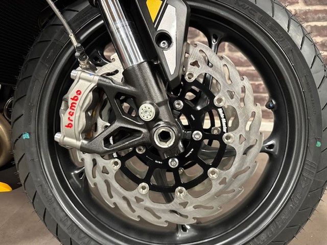 triumph - street-triple-rs