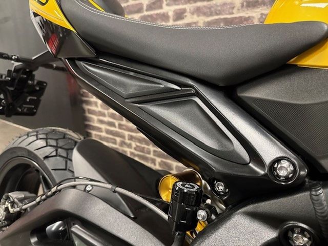 triumph - street-triple-rs