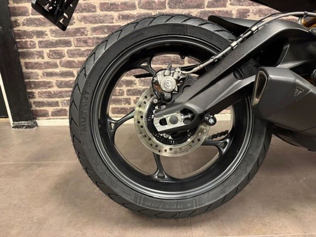 triumph - street-triple-rs