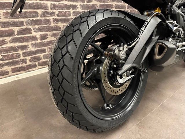 triumph - street-triple-rs