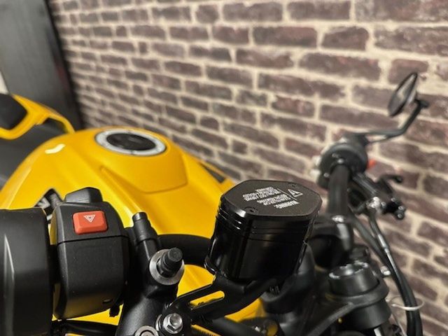 triumph - street-triple-rs