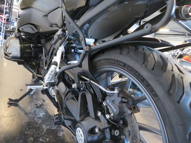 bmw - r-1250-rs