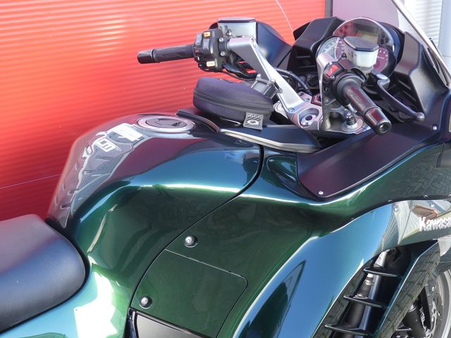 kawasaki - gtr-1400-grand-tourer