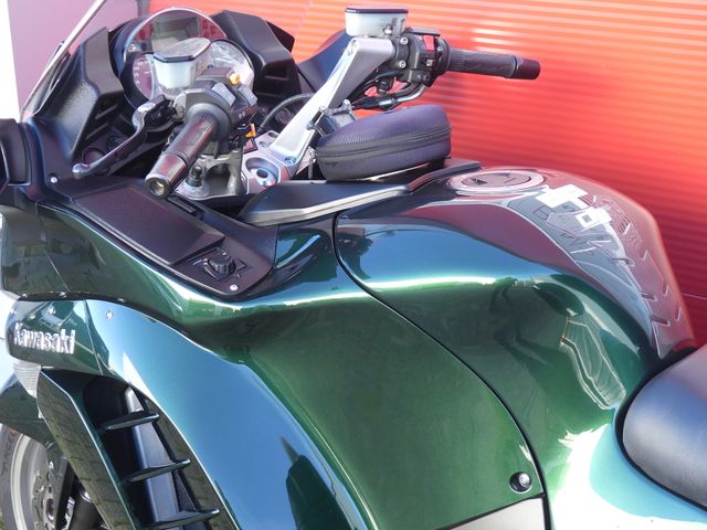 kawasaki - gtr-1400-grand-tourer