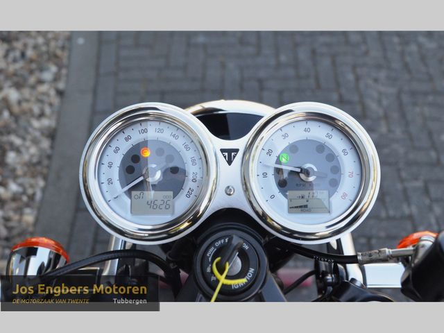 triumph - thruxton-1200