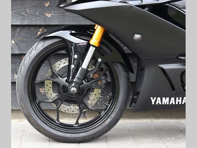 yamaha - r3