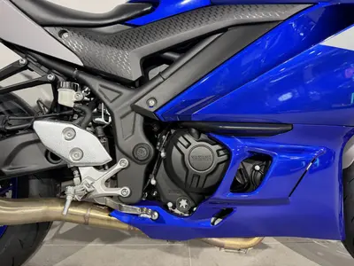 YAMAHA YZF R3 – foto 4