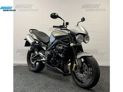 TRIUMPH STREET TRIPLE R – foto 2