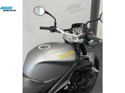 TRIUMPH STREET TRIPLE R – foto 4