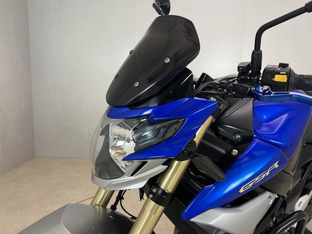 suzuki - gsr-750