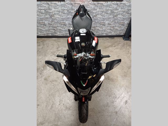 aprilia - rsv-4-r