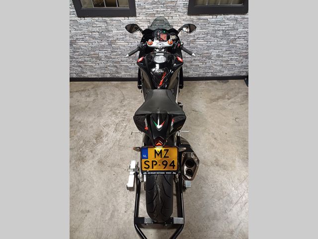 aprilia - rsv-4-r