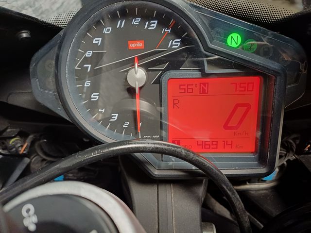 aprilia - rsv-4-r
