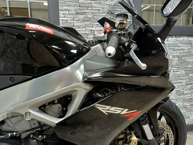 aprilia - rsv-4-r