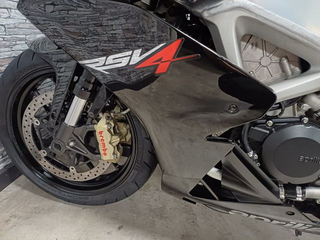 aprilia - rsv-4-r