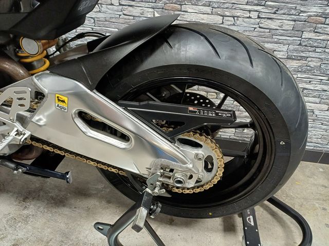 aprilia - rsv-4-r