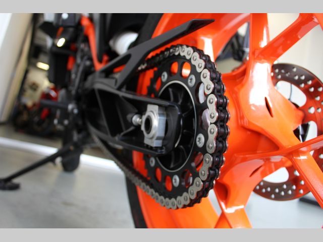 ktm - 890-duke-r