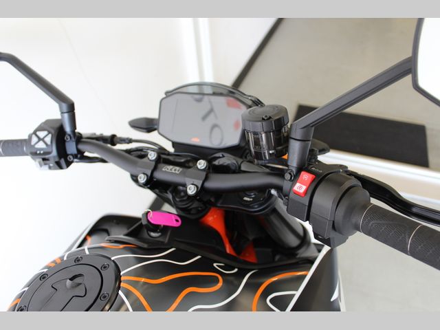 ktm - 890-duke-r