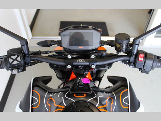 ktm - 890-duke-r