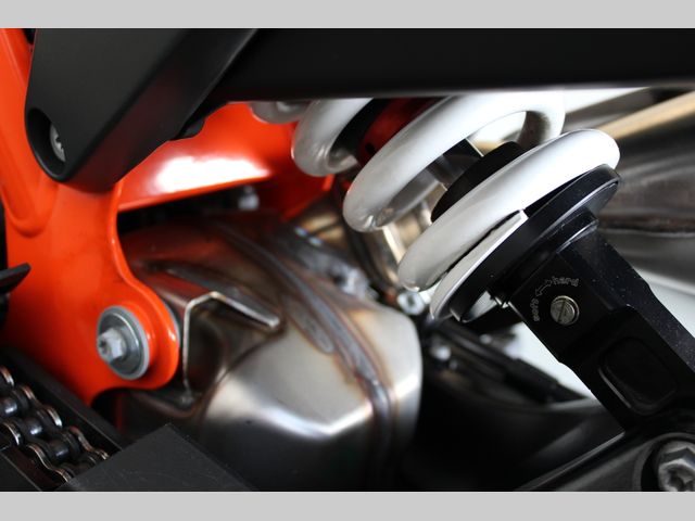 ktm - 890-duke-r