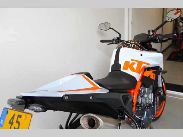 ktm - 890-duke-r