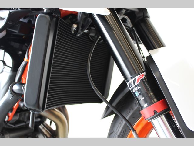 ktm - 890-duke-r