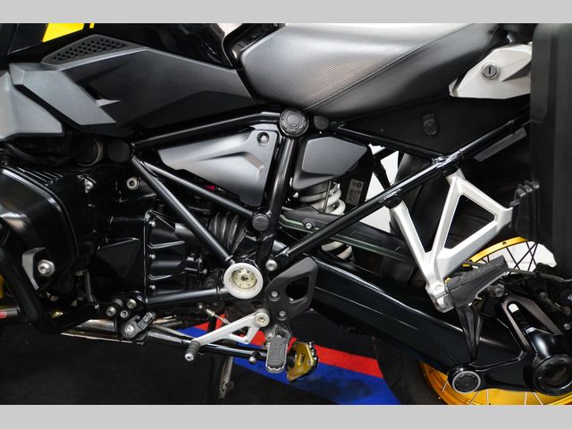 bmw - r-1250-gs-40-years-gs-edition