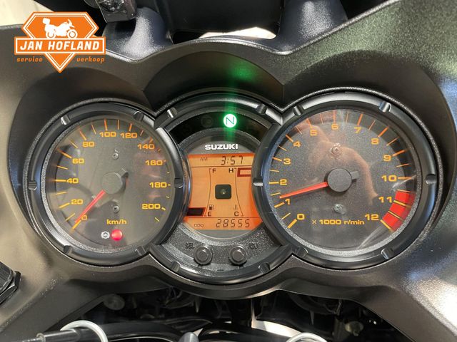 suzuki - v-strom-650-a-black-rhino