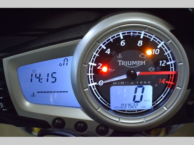 triumph - street-triple