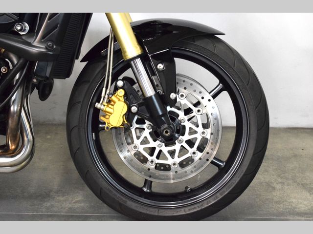 triumph - street-triple