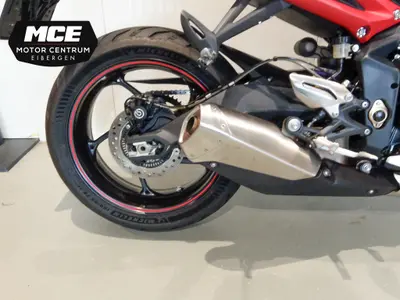 TRIUMPH STREET TRIPLE R ABS – foto 3
