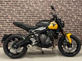 TRIUMPH TRIDENT 900