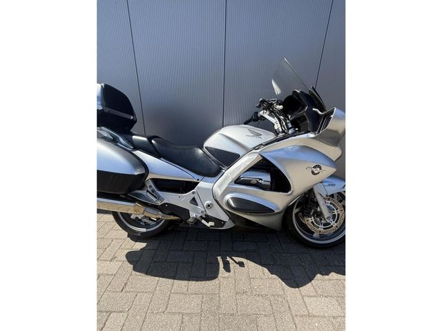 honda - st-1300-pan-european-abs