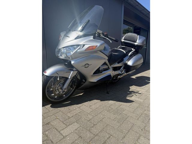 honda - st-1300-pan-european-abs