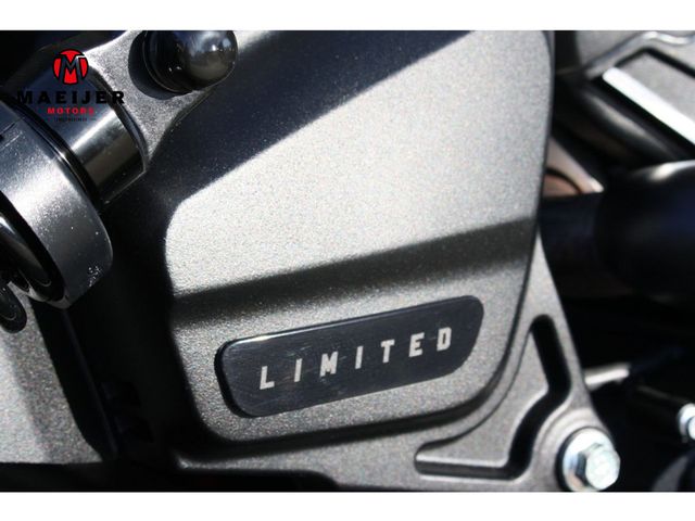 indian - scout-bobber-limited-tech