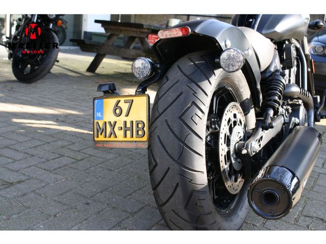 indian - scout-bobber-limited-tech