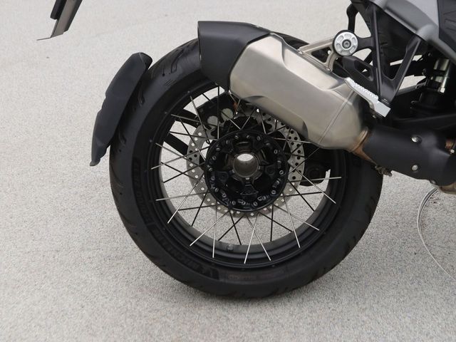bmw - r-1300-gs